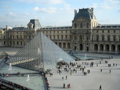 Le musée du Louvre à Paris 