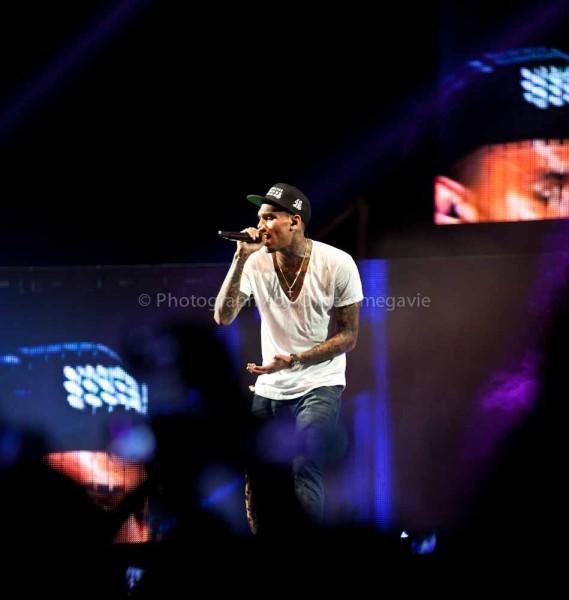 Chris Brown brings out Surprise Guest Wizkid at his Concert in Ghana (video)