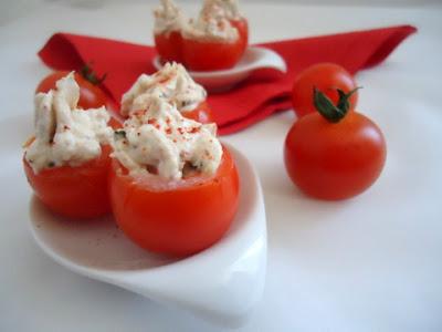 TOMATES CERISES FARCIES AU CHEVRE FRAIS