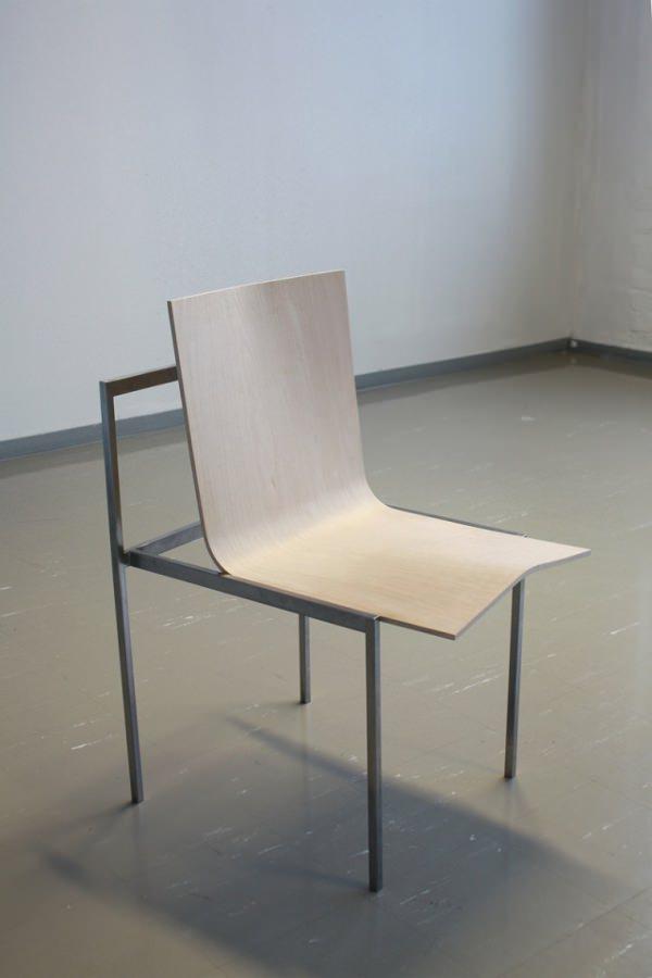 Hanger Chair le design hongrois par Andras Kerekgyarto