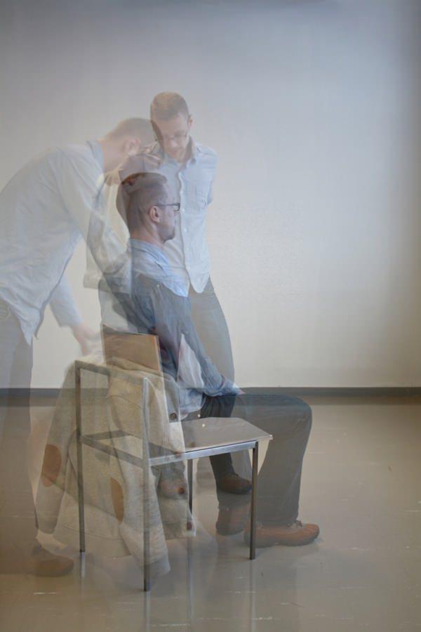 Hanger Chair le design hongrois par Andras Kerekgyarto