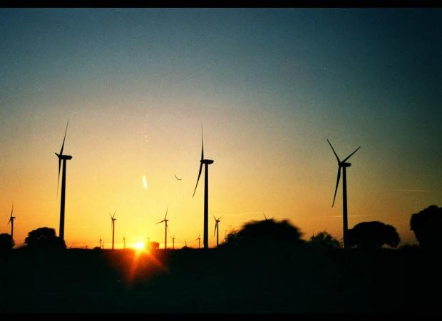 wind_turbine_spain_photo_Hipnos