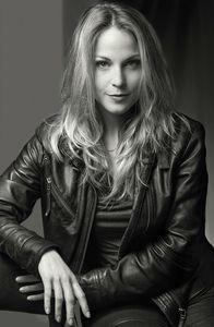 Aurelie Vaneck (c) Henri Berthe & Serge Saracco