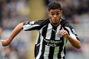 Ben-Arfa-signe-a-Newcastle