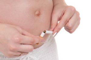 GROSSESSE et TABAC: La cigarette de Grand-mère fait l'asthme des petits-enfants  – Review of Obstetrics & Gynecology
