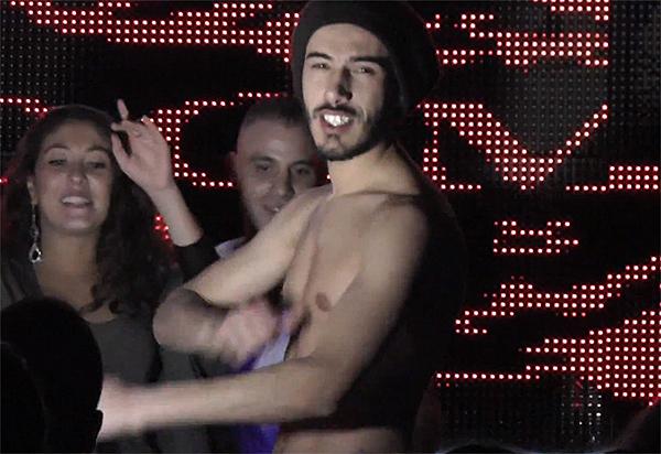 Canardo danse sur La Fouine et la Sexion d'Assaut