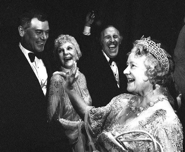 DALLAS, City of Hateavec Larry Hagman Larry Hagman / J.R ...