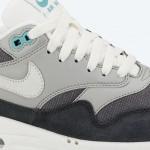 Nike WMNS Air Max 1 Metallic Silver Vachetta Tan Nike WMNS Air Max 1 VNTG Dark Grey Medium Grey