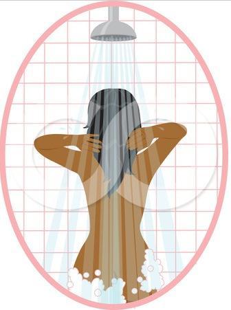 BEAUTE : 10 ERREURS FATALES A NE PLUS COMMETTRE Se laver les cheveux trop souvent