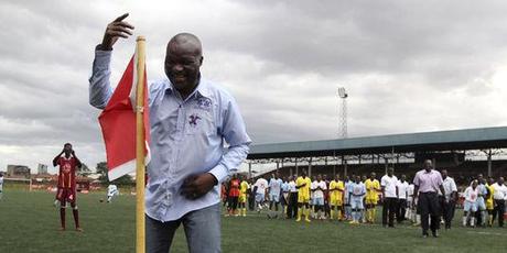 Roger Milla, le 10 mai 2010 à Nairobi, au Kenya.