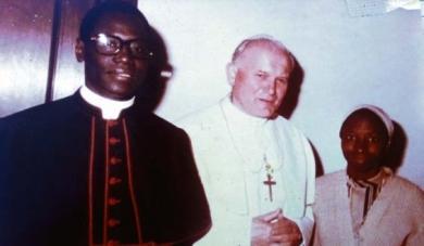 Mgr Robert Sarah, le pape Jean-Paul II et soeur Marie-Renée