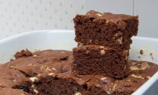 Fondant au Chocolat Noir et éclats de Chocolat Blanc