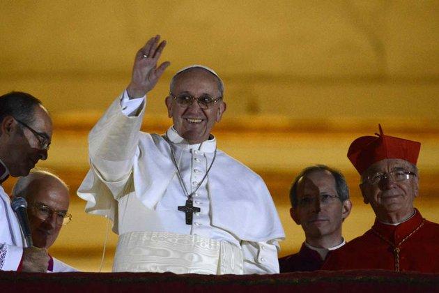 Jorge-Mario-Bergoglio-devient-le-pape-francois-premier.jpg