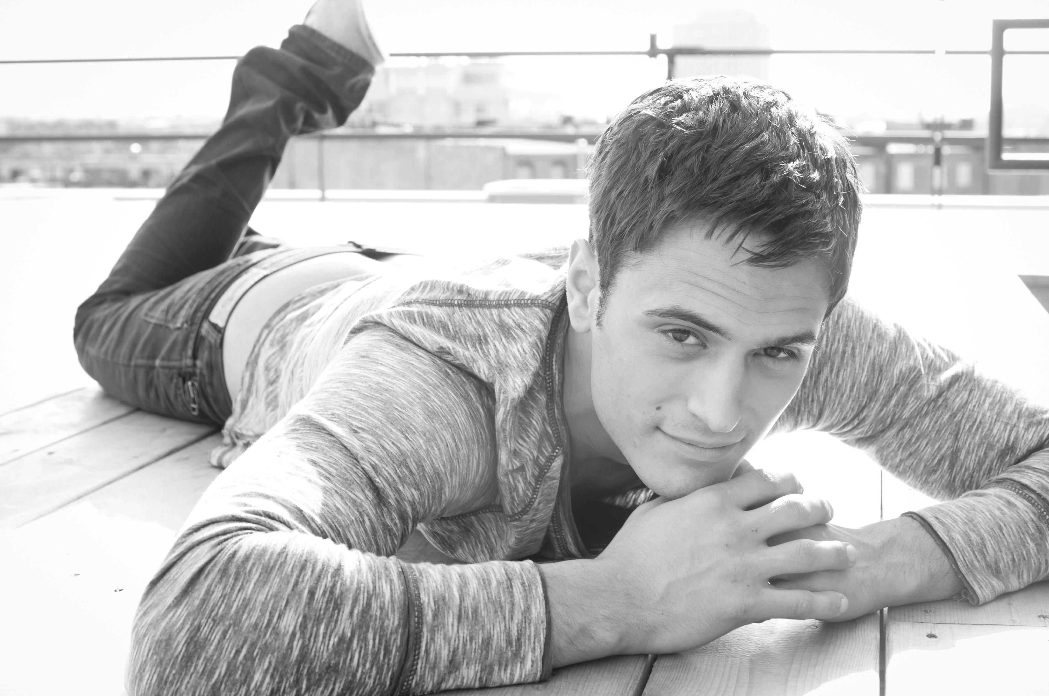 BEAU comme Jonathan Chronos 4