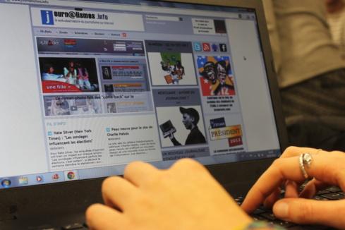 Les journalistes web sont-ils prisonniers de leurs écrans ?