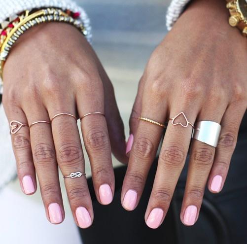 Thin rings + pink nails
