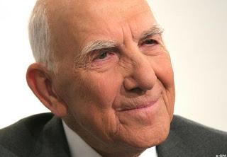 La bande annonce du documentaire Indignez-vous de Tony Gatlif