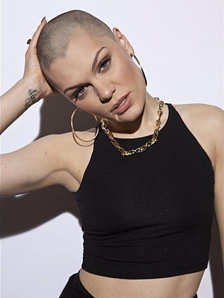 Jessie J : La chanteuse s'est rasée la tête (Photo)