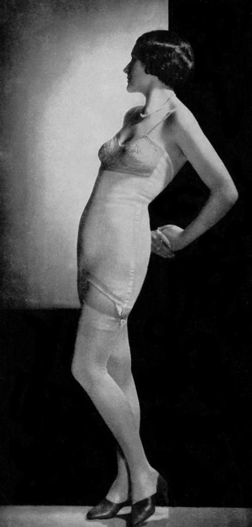 Gaine-Roussel-1934-Les-Modes.jpg