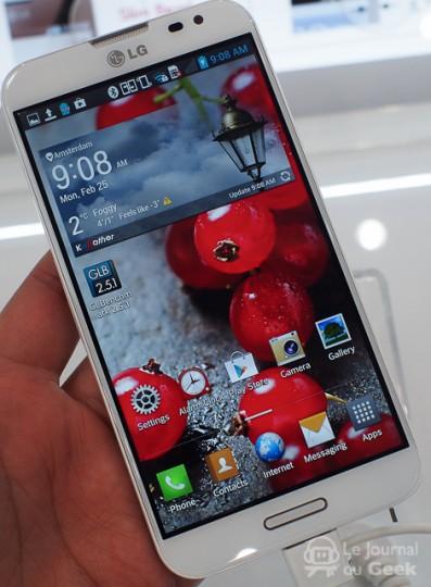 lg-optimus-g-pro-live-01