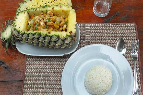 Poulet ananas cuisine thaie