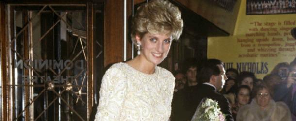 10 Robes de la collection de Lady Diana vendues aux enchères à Londres !
