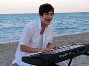 Austin Mahone chante plage "Heart Hands"