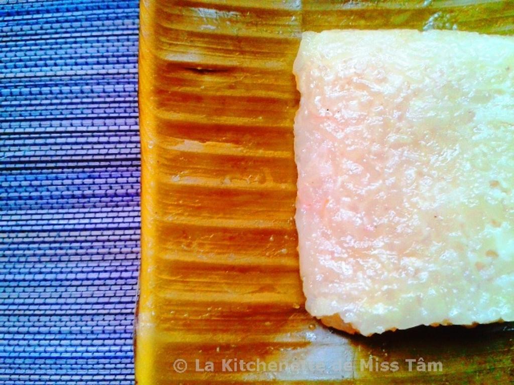 Laos : Gâteau de riz gluant et de banane en papillote