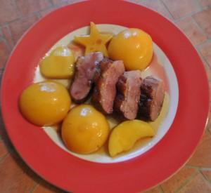 Magrets de canards mangues et pêches au miel