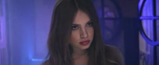 Yohann Malory : Le mannequin Xenia Tchoumitcheva dans le clip Est-ce que tu m’aimes encore ?