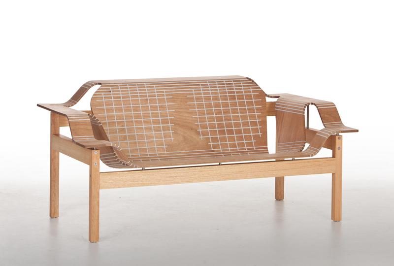 Stratflex Skin, un fauteuil sculptural en parquet