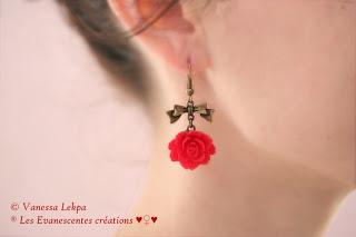 boucles d'oreille rose fleur rouge