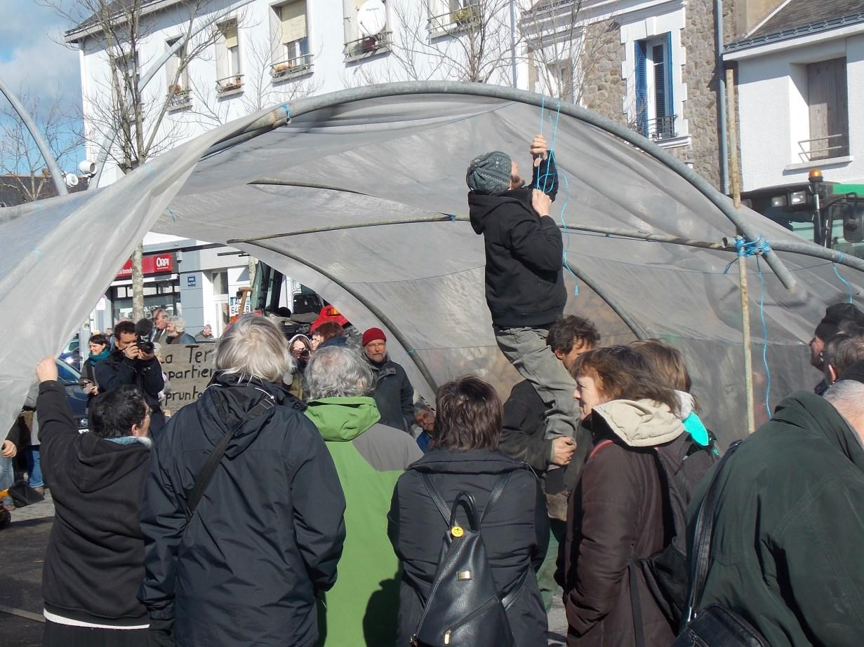 aux marches du palais