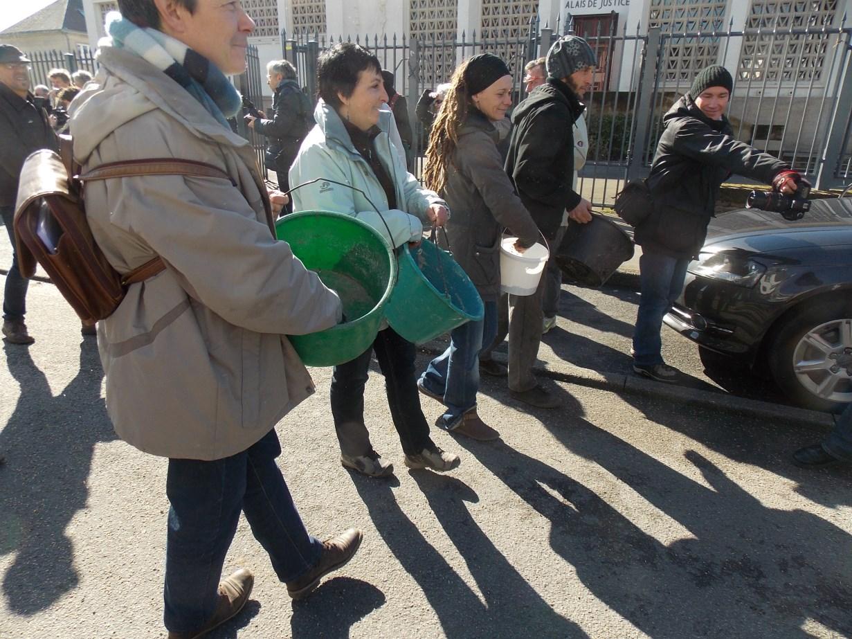 aux marches du palais