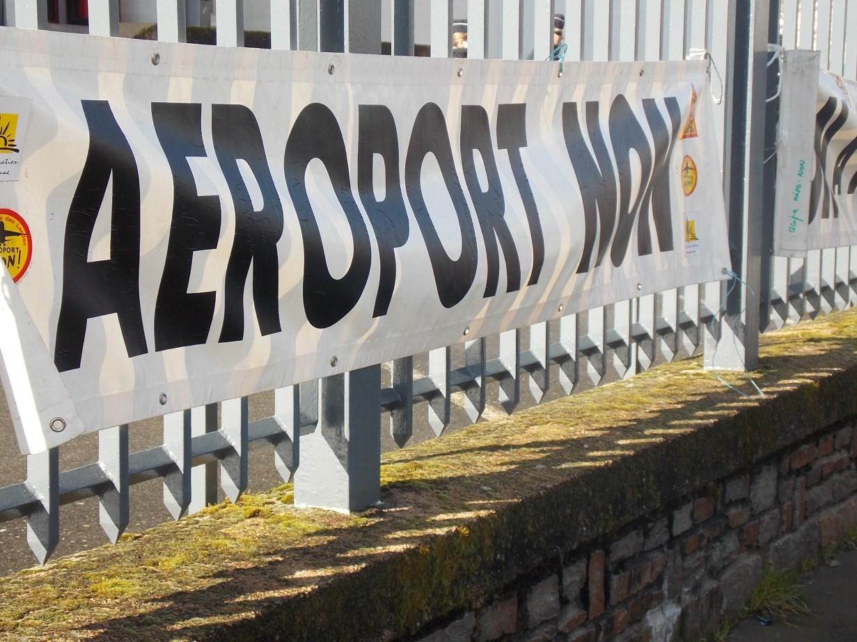 aux marches du palais