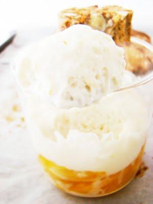 Des biscottis, des peches, du mascarpone....