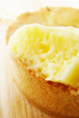 Tarte mousse citron, basilic et meringue craquante...