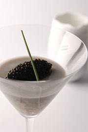 Photographie d'un tartare huître caviar d'Hélène Darroze.