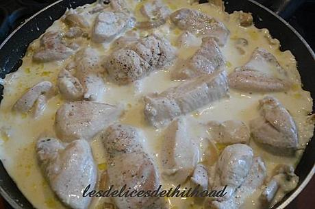 escalopes de poulet, champignons et vache qui rit P1180167.JPG