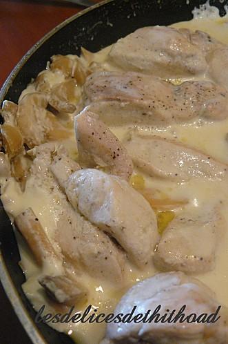 escalopes de poulet, champignons et vache qui rit P1180168.JPG