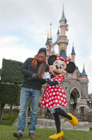 Kevin Costner et Minnie au Parc Disneyland Paris