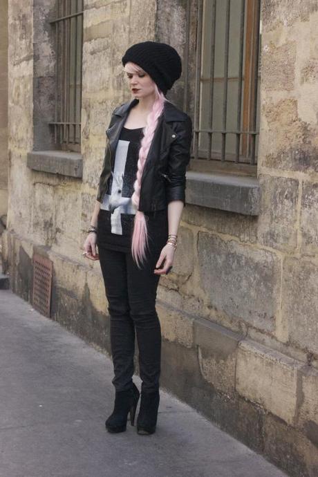 tenue cheveux roses