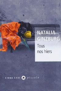 Je viens de terminer Tous nos hiers, roman datant de 1952, écrit par une inconnue (de moi) : Natalia Ginzburg.

C’est une amie chère qui m’a recommandé, mieux, qui m’a offert ce livre ; d’habitude, j’ai du mal à lire ce qu’on me recommande, je suis toujours très concentrée sur mes propres lubies et obsessions. En plus, là, il y avait peu de chances que je tombe dessus par hasard : l’auteure est peu connue en France, elle est décédée depuis douze ans, donc pas vraiment sous les feux de la rampe (et risque de ne jamais trop l’être) son roman est paru dans une collection qui m’est quasiment inconnue : Liana Lévy, Piccolo, il parle de la deuxième guerre mondiale vue à travers le prisme de l’Italie fasciste. À peu près rien qui ne me tenterait d’ordinaire.

Mais ouf, grâce à l’insistance de mon amie, j’ai tenté les premières pages et ce fut un petit miracle. J’ai tout de suite été séduite par l’écriture. Eh oui, au fond, c’est quand même toujours à ça que ça tient. La narration se fait d’une manière très originale : évoquant une famille (puis deux), et principalement les enfants de cette famille (des ados), l’écriture se fait simple, voire répétitive. Des formules reviennent sans cesse pour caractériser les personnages, de la même façon que leurs propos récurrents essaiment le récit, avec la même répétition assumée, comme si un enfant racontait. Enfin, un enfant de roman quoi. Un faux. Mais la naïveté de l’enfance est du coup bien mimée, les personnages deviennent des caractères, et le portrait de famille se fait aussi lumineux qu’attachant. Une famille dans laquelle le langage est identité (et ça, ça me parle personnellement). De plus, rassurez-vous, les personnages n’en deviennent pas pour autant des caricatures car au fur et à mesure du récit, ils s’épaississent, gagnent en densité, gardent aussi une forme d’opacité, ce qui, pour le coup, ressemble très fort à la réalité. Et autre miracle de l’écriture à-la-façon-enfantine-mais-en-fait-c’est-un-tour-de-force, ce sont des raccourcis époustouflants ; comme les métaphores les plus réussies, la poésie est plus belle lorsque des choses apparemment éloignées se trouvent mises en parallèle. De cette friction inouïe naissent des fulgurances, ce que la magie du langage seule peut créer.

Autre caractéristique qui entremêle les deux qualités originales précédemment citées : aucun dialogue, uniquement des paroles rapportées indirectement. Et qui font apparaître ces répétitions, le choc des personnalités qui s’opposent, la poésie d’un dialogue énervé entre êtres qui se heurtent à l’absurdité de l’Histoire, qui se dépatouillent avec ce qu’ils sont et ce qu’ils doivent vivre.

Exemple de dispute entre deux jeunes résistants un peu trop théoriques et Cenzo Rena, l’homme bon et pragmatique au sujet d’un paysan voleur : “(…) il volait parce quil savait que le monde était mal fait et qu’on vivait en volant, en se dépouillant les uns les autres ; il faudrait bien qu’on arrête un jour de vivre ainsi mais ce n’était pas simple et il ne voyait pas pourquoi le paysan d’Ippolito aurait dû justement commencer. Alors Emanuele disait dans un murmure que c’étaient des lieux communs. Des lieux communs ! criait Cenzo Rena, bien sûr que c’étaient des lieux communs, mais pourquoi ne pas répéter les lieux communs quand ils étaient vrais ? Voilà donc ce qui leur était arrivé : par honte et par peur des lieux communs, ils s’étaient tous les deux perdus dans leurs rêvasseries compliquées et vides, ils s’étaient perdus dans le brouillard et la fumée. Peu à peu, ils étaient devenus de vieux enfants, deux très vieux enfants savants. Comme les enfants, ils avaient créé un rêve autour deux, un rêve sans joie ni espoir, un rêve aride de professeur.”

Un grand livre.