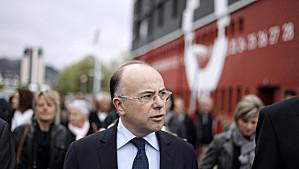 bernard-cazeneuve-a-cherbourg-le-8-mai-2012-10698334fxnjm_1.jpg