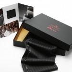 Portez la paix avec le costume rayé Scabal