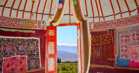 blog nuits insolites three camel lodge pic7 Yourtes de luxe en Mongolie