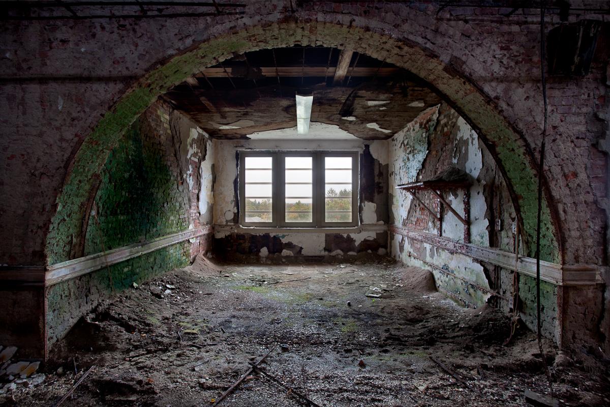 Asylums & hospitals - Amy Heiden - 3