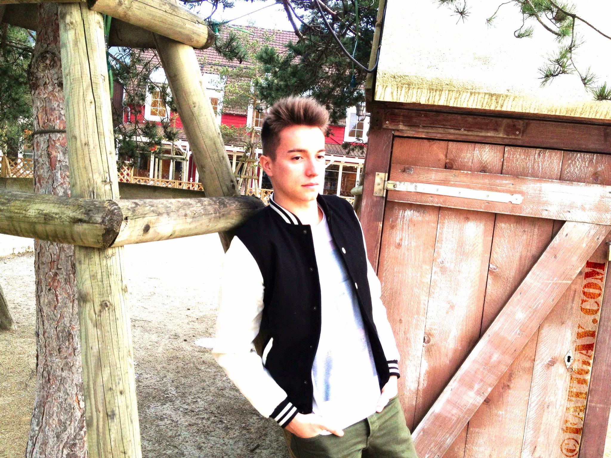 Arnaud Chapuis by FATIGAY