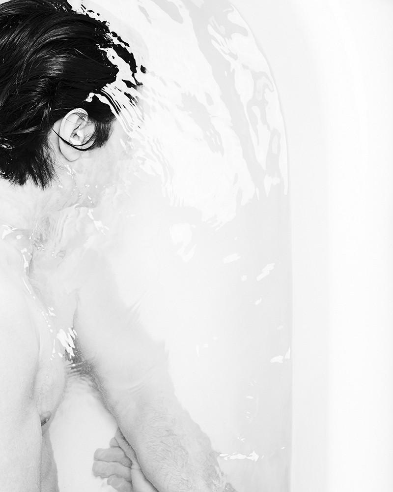 BEAU comme un Noyé dans son Bain