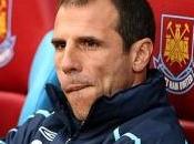 Zola, manager prend métro pour aller travailler